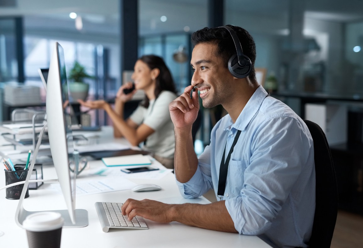 Customer service agents using AI technology